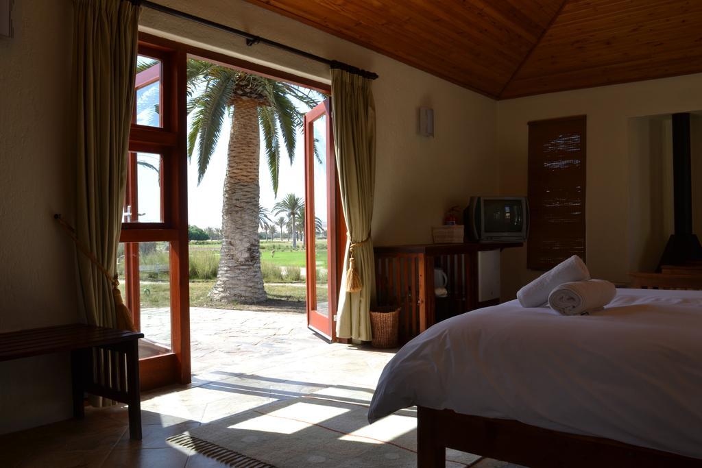 Roessmund Lodge Суакопмунд Стая снимка