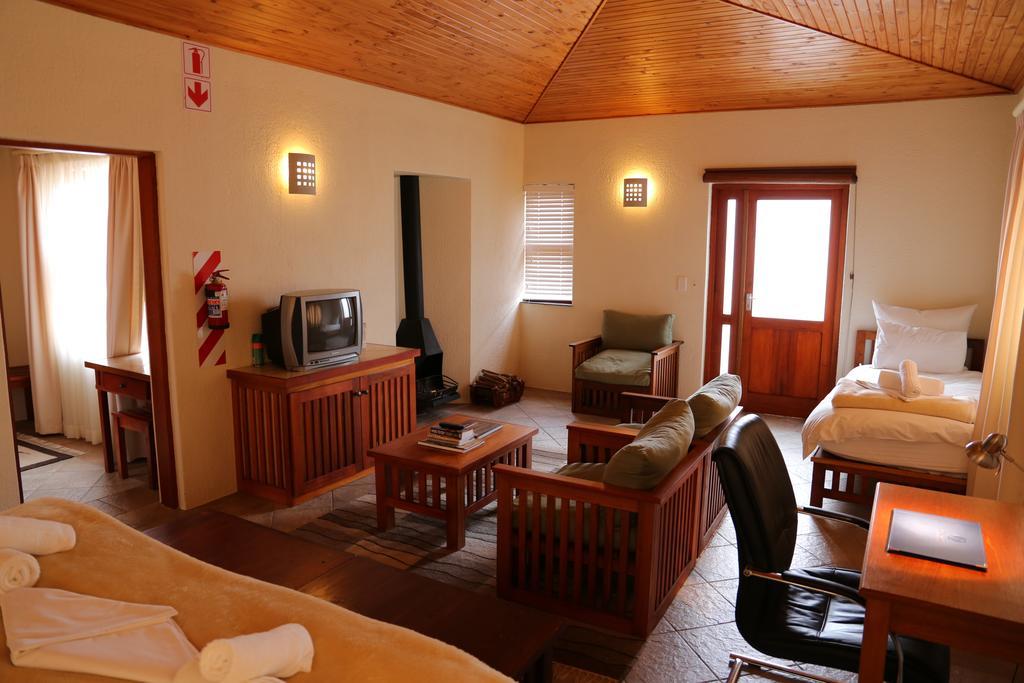 Roessmund Lodge Суакопмунд Екстериор снимка