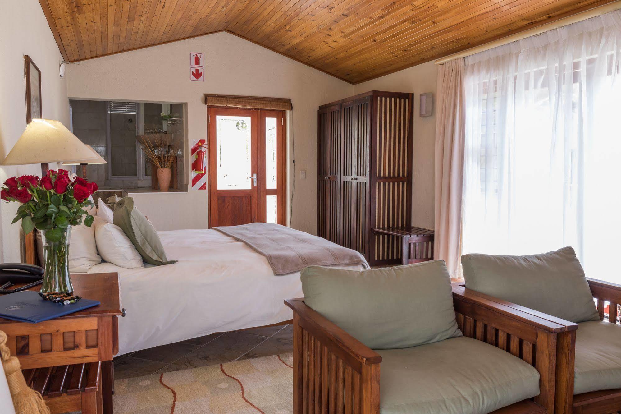 Roessmund Lodge Суакопмунд Екстериор снимка