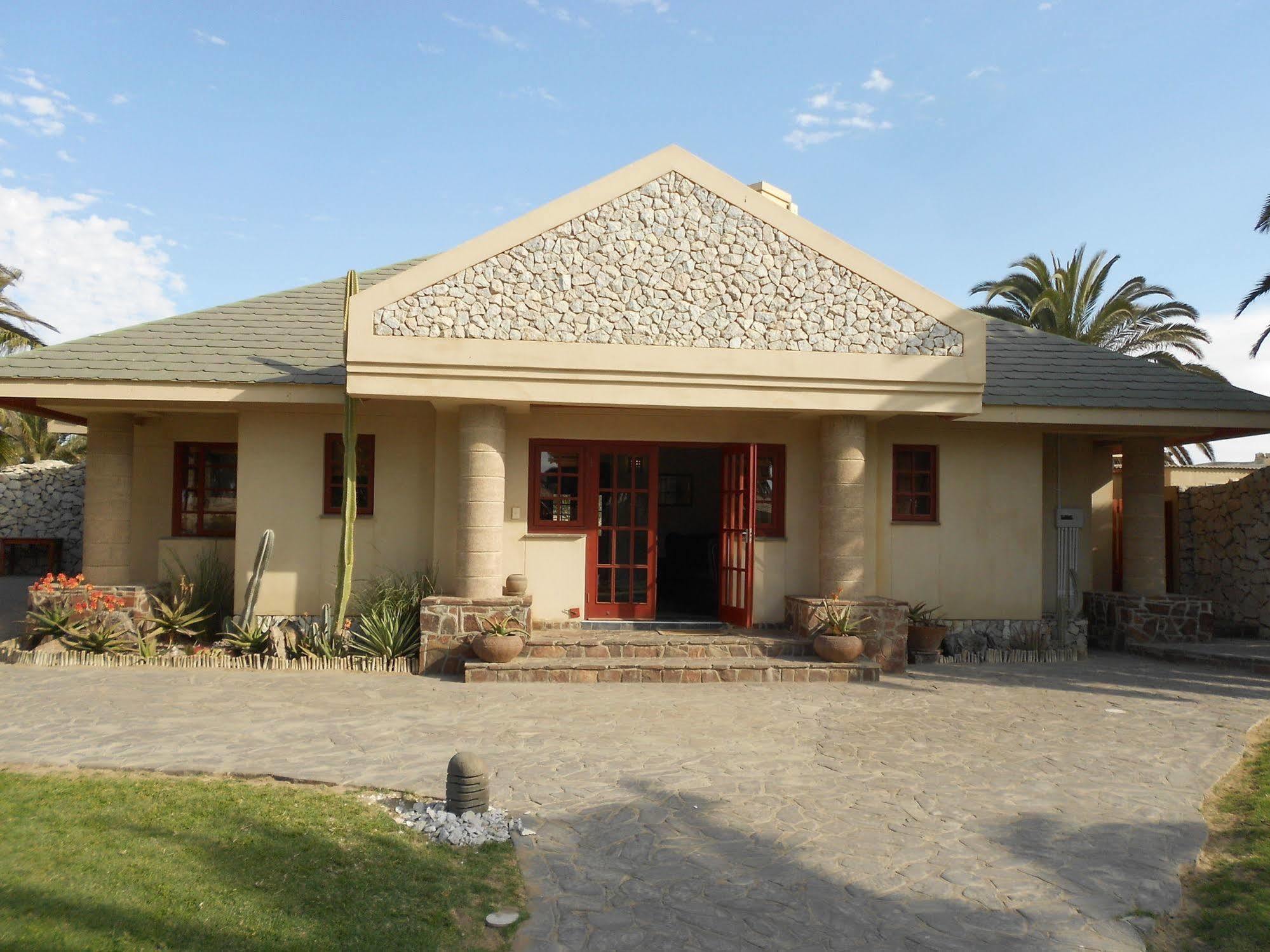 Roessmund Lodge Суакопмунд Екстериор снимка